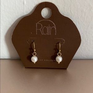Pearl earrings dangly earrings